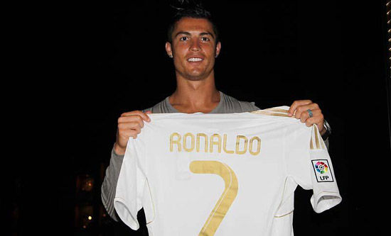 全市场：尤文与那不勒斯对格雷茨卡有意，正关注其续约情况（全市场：尤文与那不勒斯对格雷茨卡感兴趣，密切关注其续约动向）