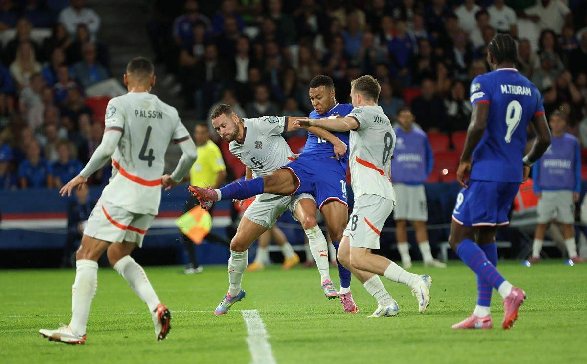 苏炳添官宣退役，中国田径一个时代落幕~祝福苏神未来一切都好！（苏炳添宣布退役：国田传奇谢幕，祝福苏神前程似锦！）