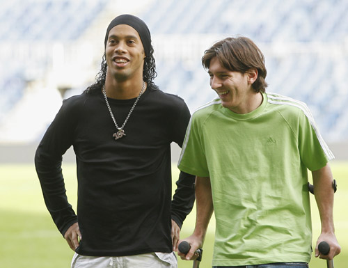 里德谈拜仁兴趣：队友会拿这事开玩笑，这不会分散我的注意力（里德回应拜仁传闻：队友常拿来开玩笑，但不影响我的专注）