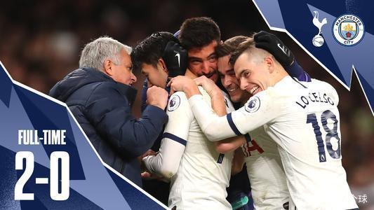 伤愈复出，卡瓦尼时隔两个月再次代表博卡出场并打进一粒点球（复出即破门：卡瓦尼两月后重返博卡并点射建功）