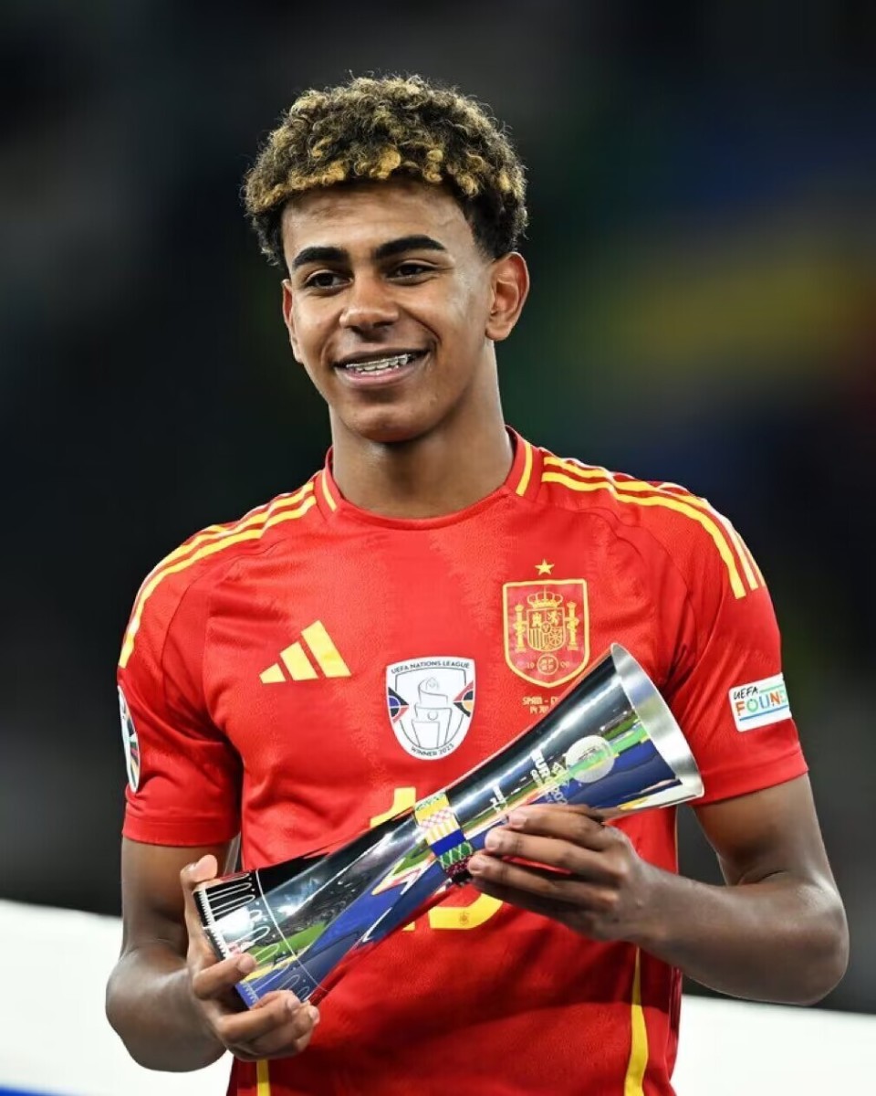 马德兴：U18国足11月将与吉尔吉斯斯坦U18进行两场内部热身赛（马德兴：11月国足U18将与吉尔吉斯斯坦U18进行两场封闭热身赛）