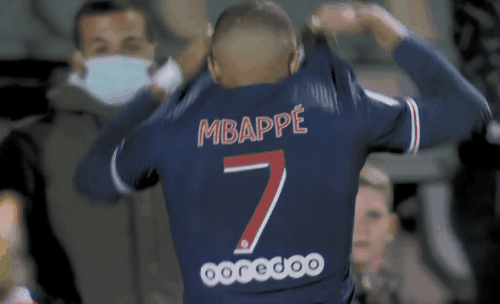 莱万：失去袖标很难过，但感受到了球迷的爱；不恨普罗别日