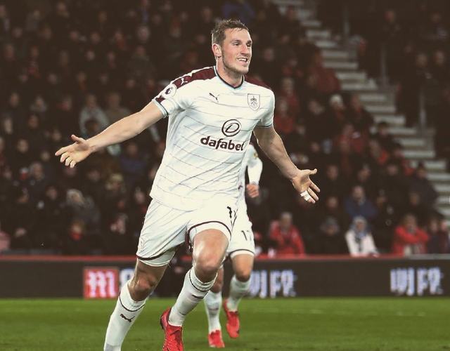 内格雷拉案件再掀风波：拉波尔塔作证后沉默离场，梅西话题意外抢镜（内格雷拉案再起波澜：拉波尔塔出庭作证后默然离场，梅西话题意外抢镜）