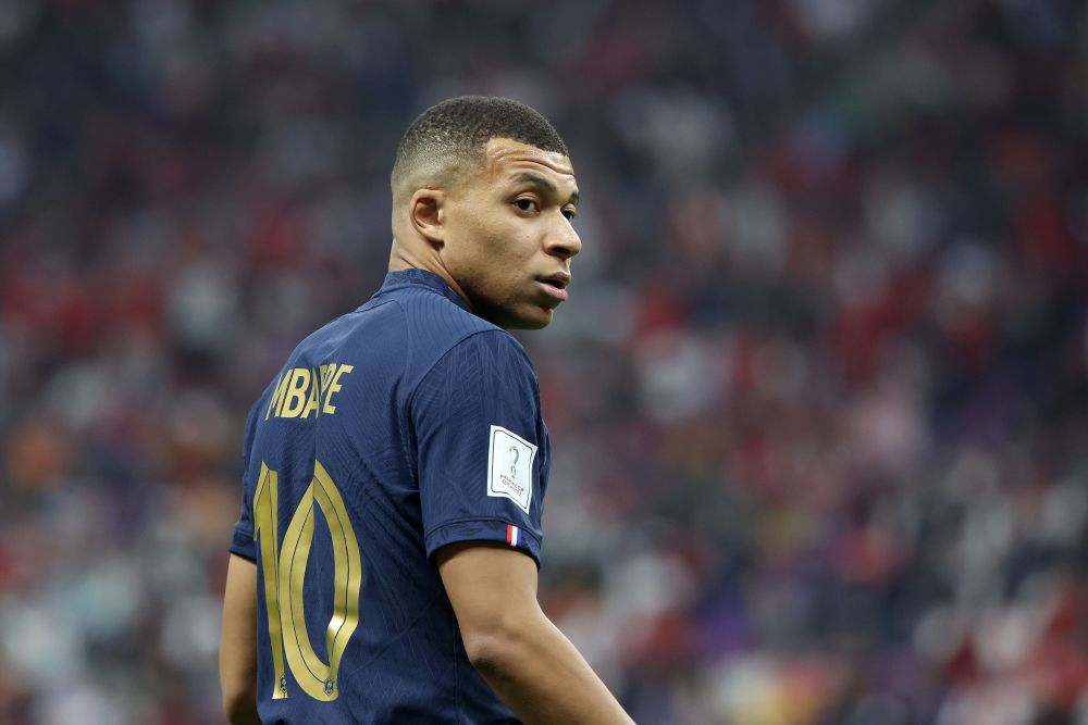 半场：米兰1-2都灵，拉比奥世界波，托莫里送点，莱奥伤退（半场战报：米兰1-2落后都灵，拉比奥轰世界波，托莫里送点，莱奥伤退）