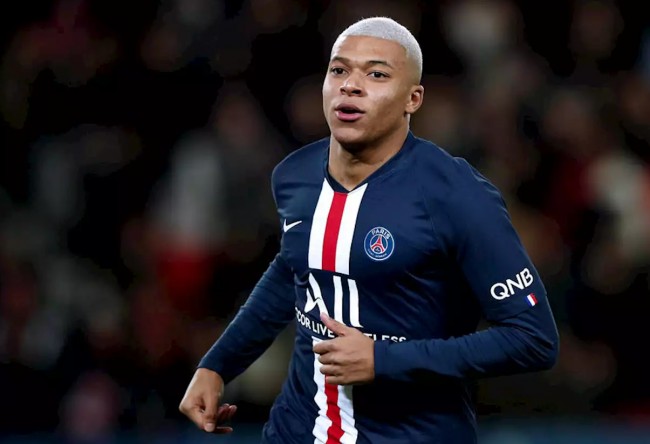 76场比赛10个帽子戏法，凯恩帽子戏法数来到德甲历史第五（76战10次戴帽，凯恩帽子戏法数升至德甲历史第5）