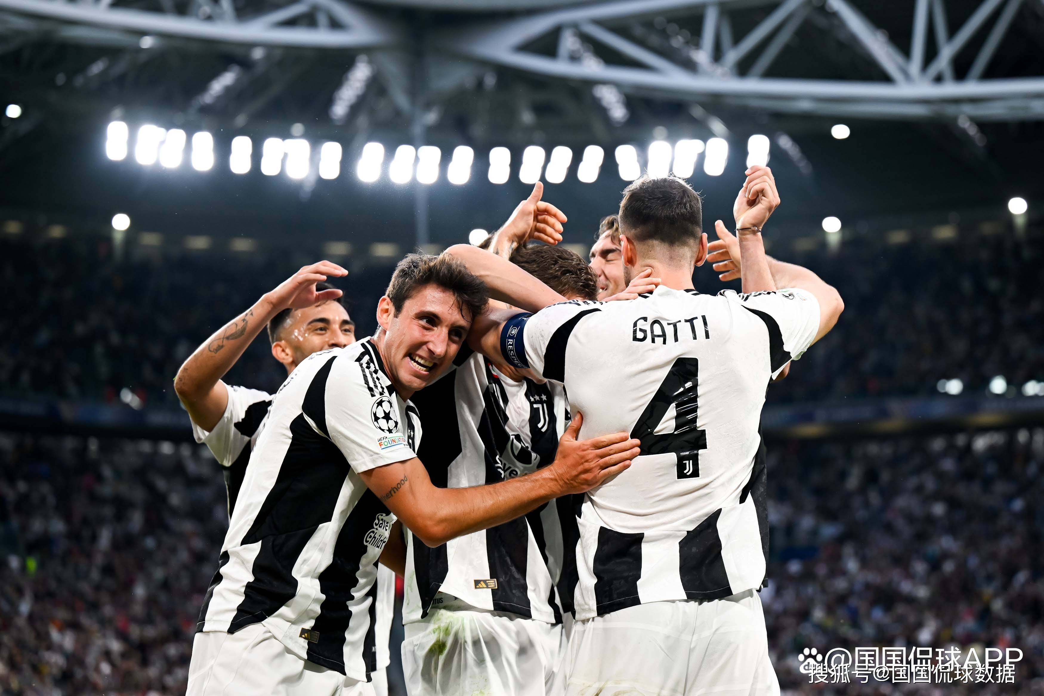 TA评红军面临问题：定位球防守成短板；球队压迫力不足（TA点出红军顽疾：定位球防守薄弱，整体压迫强度不足）