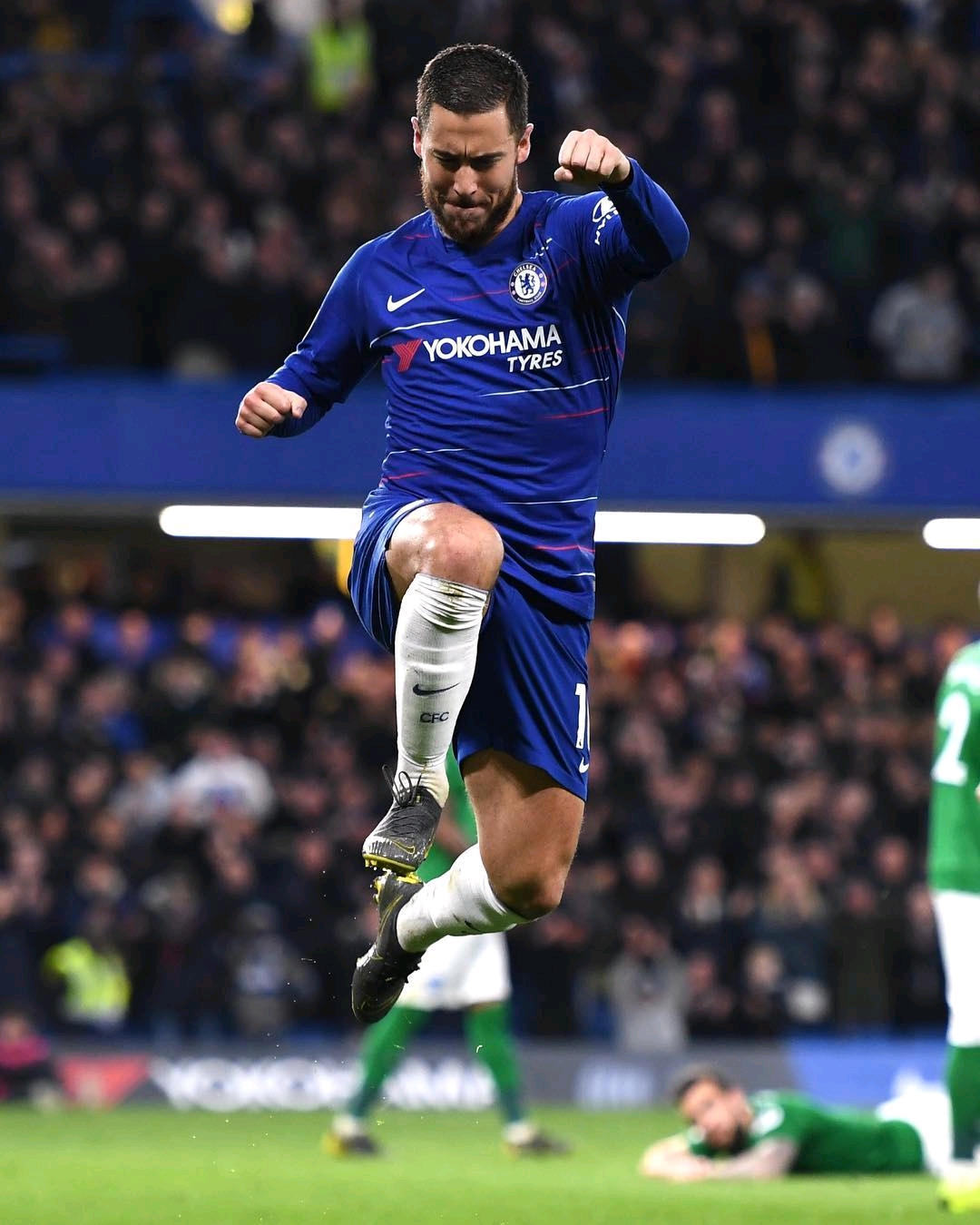 范德芬：我没想伤害伊萨克只想挡射门，给他发了信息送去祝福（范德芬：无意伤及伊萨克，只想封堵射门，已发信息送上祝福）