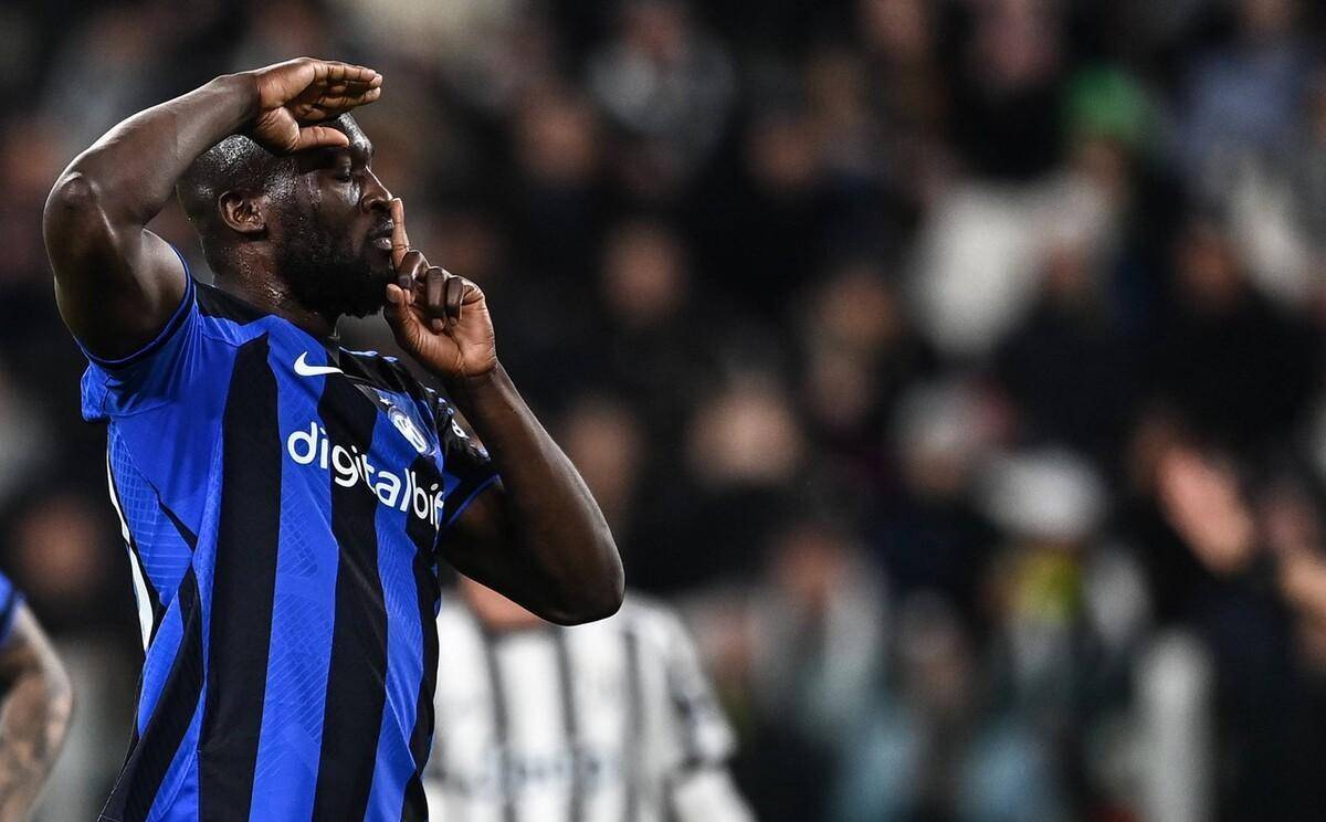 球星打入赛季第10球，状态稳步提升（球星收获赛季第10球，状态持续走高）